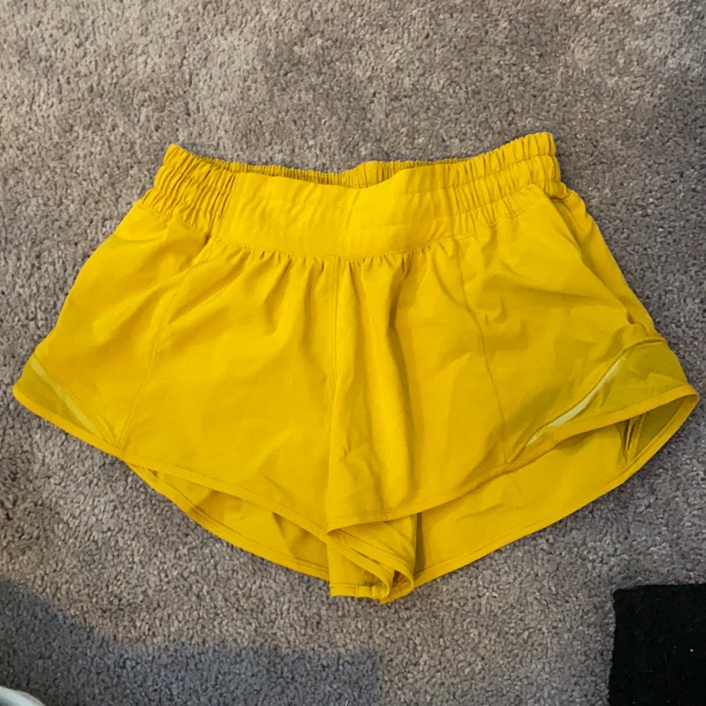 hotty hot 2.5 yellow shorts